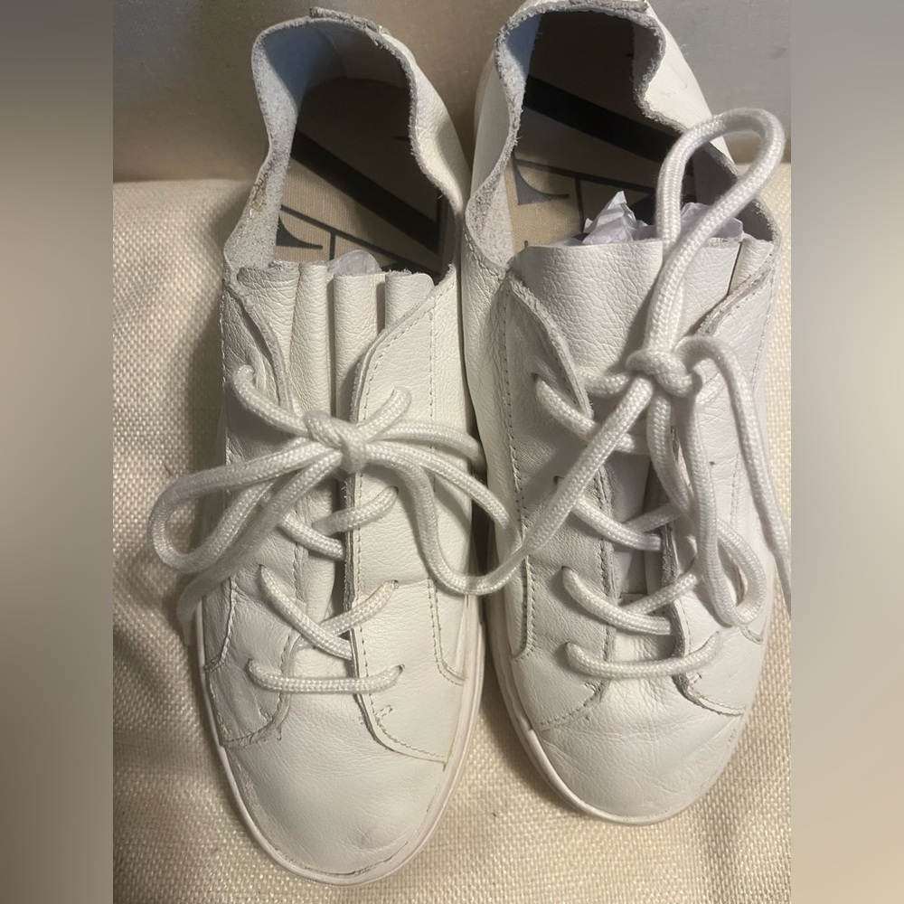 Zara Women’s white Faux leather lace Sneakers size 7 - Picture 2 of 7